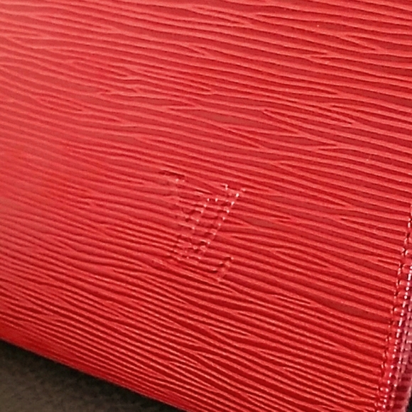 Louis Vuitton Epi Pochette - Picture 3 of 6